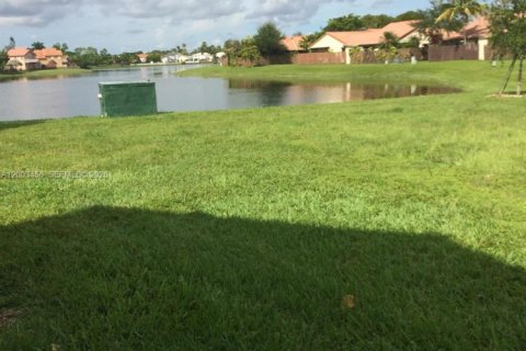 Townhouse in Miami, Florida 2 bedrooms, 102.19 sq.m. № 2066889 - photo 8