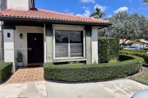 Townhouse in Miami, Florida 2 bedrooms, 102.19 sq.m. № 2066889 - photo 1