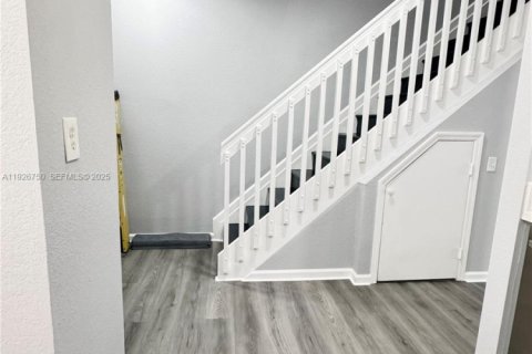 Condo in Miami Gardens, Florida, 2 bedrooms № 1988983 - photo 14