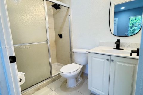 Condo in Miami Gardens, Florida, 2 bedrooms № 1988983 - photo 12