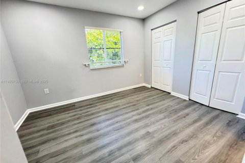 Condo in Miami Gardens, Florida, 2 bedrooms № 1988983 - photo 10