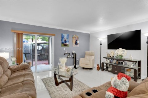 Купить кондоминиум в Майами, Флорида 2 спальни, 107.77м2, № 1983965 - фото 9