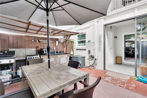 Купить кондоминиум в Майами, Флорида 2 спальни, 107.77м2, № 1983965 - фото 17