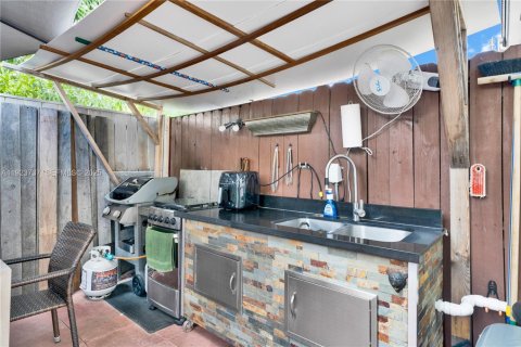 Купить кондоминиум в Майами, Флорида 2 спальни, 107.77м2, № 1983965 - фото 18