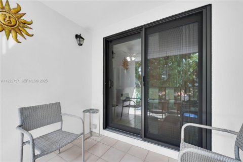 Купить кондоминиум в Майами, Флорида 2 спальни, 107.77м2, № 1983965 - фото 30