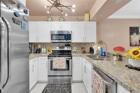 Купить кондоминиум в Майами, Флорида 2 спальни, 107.77м2, № 1983965 - фото 3