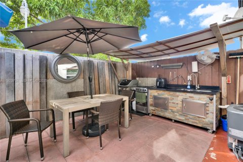 Купить кондоминиум в Майами, Флорида 2 спальни, 107.77м2, № 1983965 - фото 15