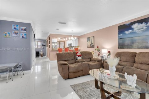 Купить кондоминиум в Майами, Флорида 2 спальни, 107.77м2, № 1983965 - фото 11