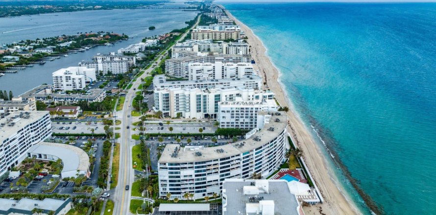 Condo in South Palm Beach, Florida, 2 bedrooms  № 1168636