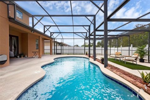 House in Kissimmee, Florida 4 bedrooms, 283.54 sq.m. № 1821039 - photo 4