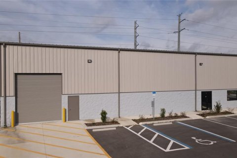 Immobilier commercial à louer à DeBary, Floride № 1813368 - photo 1