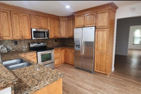 House in Coral Springs, Florida 4 bedrooms, 222.59 sq.m. № 1889361 - photo 22