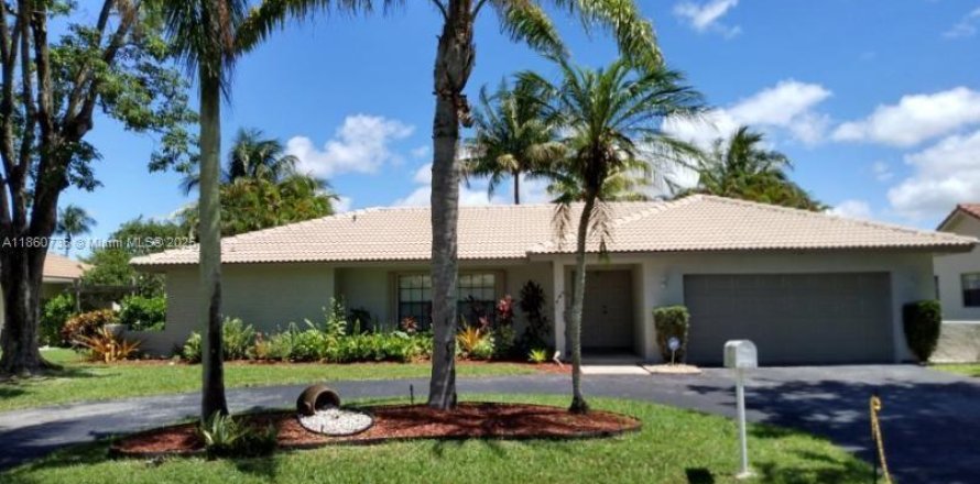 House in Coral Springs, Florida 4 bedrooms, 222.59 sq.m. № 1889361