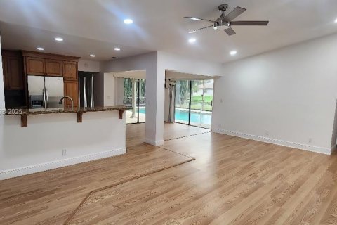 House in Coral Springs, Florida 4 bedrooms, 222.59 sq.m. № 1889361 - photo 23