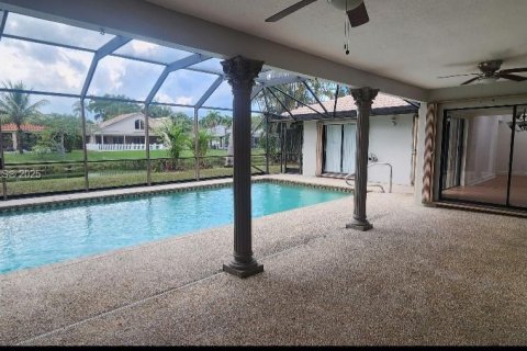 House in Coral Springs, Florida 4 bedrooms, 222.59 sq.m. № 1889361 - photo 26