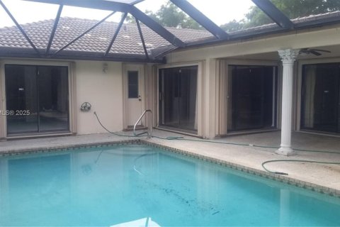 House in Coral Springs, Florida 4 bedrooms, 222.59 sq.m. № 1889361 - photo 6
