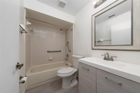 Townhouse in Orlando, Florida 3 bedrooms, 103.68 sq.m. № 2118016 - photo 18