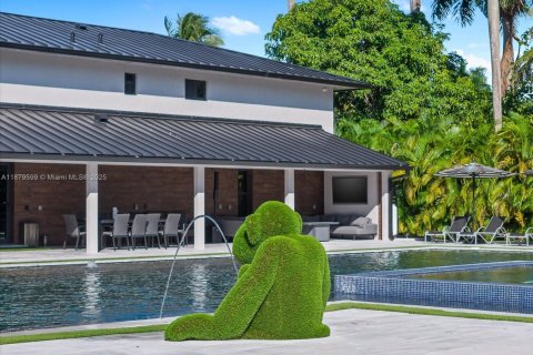 Снять в аренду виллу или дом в Майами, Флорида 6 спален, 494.61м2, № 2034522 - фото 6