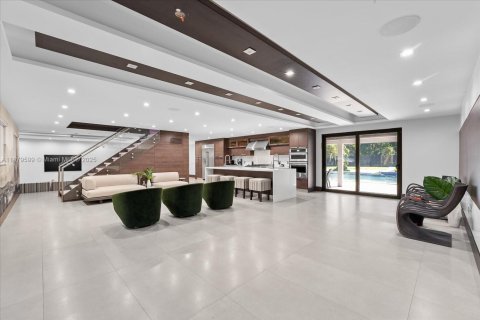 Снять в аренду виллу или дом в Майами, Флорида 6 спален, 494.61м2, № 2034522 - фото 10