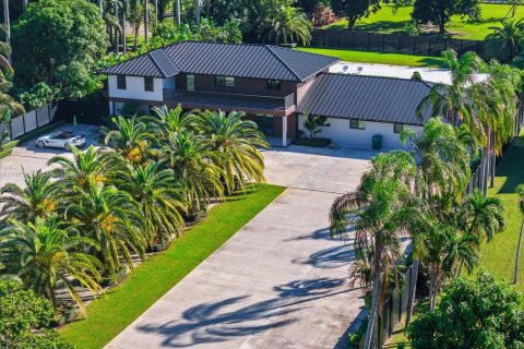 Дом в Майами, Флорида 6 спален, 494.61м2 № 2034522