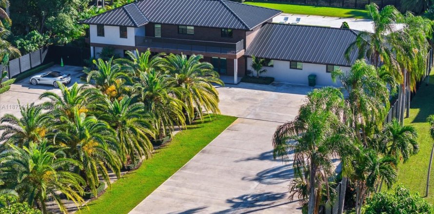 Дом в Майами, Флорида 6 спален, 494.61м2 № 2034522