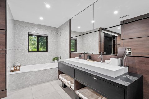 Снять в аренду виллу или дом в Майами, Флорида 6 спален, 494.61м2, № 2034522 - фото 20