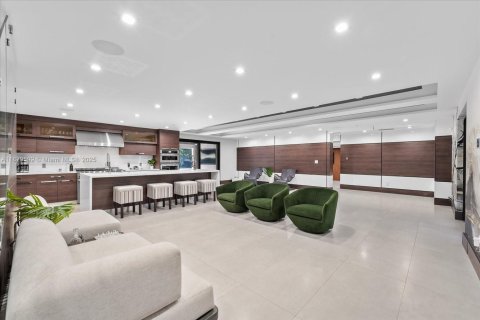 Снять в аренду виллу или дом в Майами, Флорида 6 спален, 494.61м2, № 2034522 - фото 11