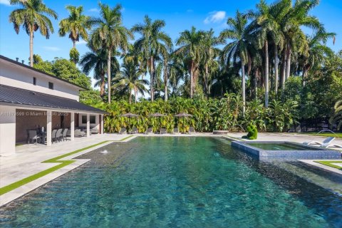 Снять в аренду виллу или дом в Майами, Флорида 6 спален, 494.61м2, № 2034522 - фото 9