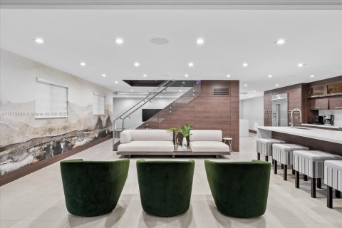 Снять в аренду виллу или дом в Майами, Флорида 6 спален, 494.61м2, № 2034522 - фото 13