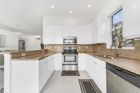 Купить виллу или дом в Мирамар, Флорида 3 спальни, 159.51м2, № 1944292 - фото 21