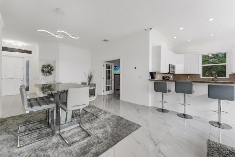 Купить виллу или дом в Мирамар, Флорида 3 спальни, 159.51м2, № 1944292 - фото 14