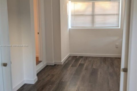 Villa ou maison à vendre à Hialeah, Floride: 3 chambres, 98.1 m2 № 2077723 - photo 5