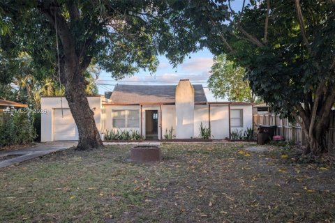 Villa ou maison à vendre à Hialeah, Floride: 3 chambres, 98.1 m2 № 2077723 - photo 3