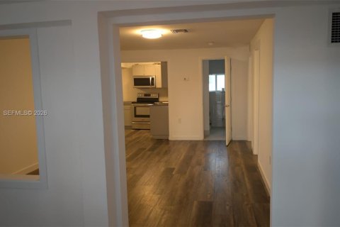 Villa ou maison à vendre à Hialeah, Floride: 3 chambres, 98.1 m2 № 2077723 - photo 8