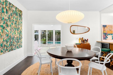 House in Miami, Florida 3 bedrooms, 161.28 sq.m. № 1695617 - photo 19