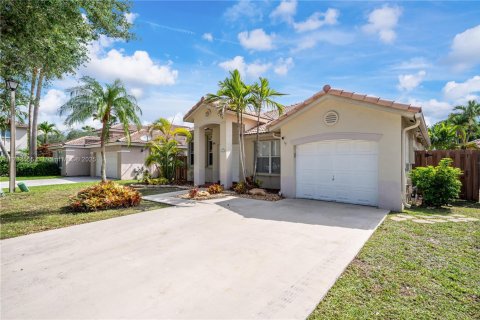 House in Davie, Florida 3 bedrooms, 152.27 sq.m. № 1706487 - photo 23
