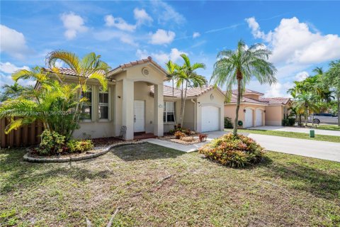 House in Davie, Florida 3 bedrooms, 152.27 sq.m. № 1706487 - photo 24