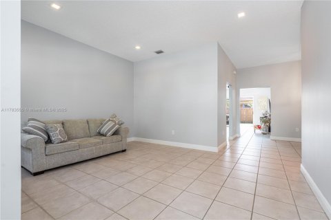 House in Davie, Florida 3 bedrooms, 152.27 sq.m. № 1706487 - photo 4