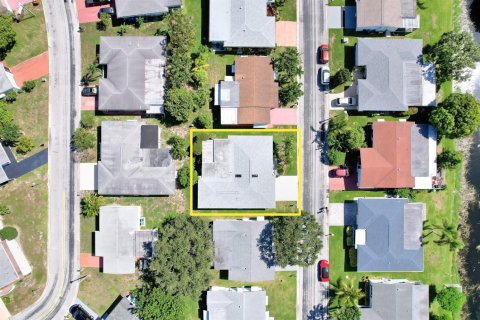 Villa ou maison à vendre à Margate, Floride: 2 chambres, 157 m2 № 2424874 - photo 25