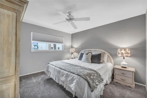 Condo in Sarasota, Florida, 2 bedrooms № 2239895 - photo 15