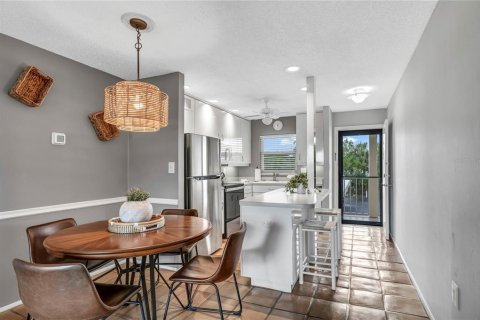 Condo in Sarasota, Florida, 2 bedrooms № 2239895 - photo 7