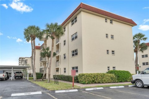 Condo in Sarasota, Florida, 2 bedrooms № 2239895