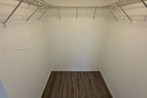 Condominio en alquiler en North Miami Beach, Florida, 1 dormitorio, 66.89 m2 № 1924530 - foto 7