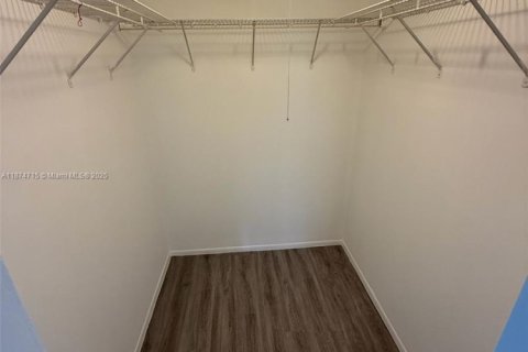 Condominio en alquiler en North Miami Beach, Florida, 1 dormitorio, 66.89 m2 № 1924530 - foto 4