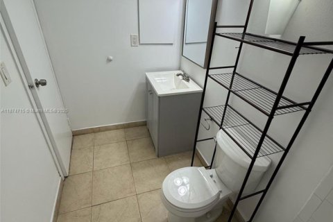 Condominio en alquiler en North Miami Beach, Florida, 1 dormitorio, 66.89 m2 № 1924530 - foto 10