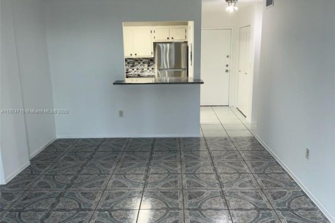 Condominio en alquiler en North Miami Beach, Florida, 1 dormitorio, 66.89 m2 № 1924530 - foto 6