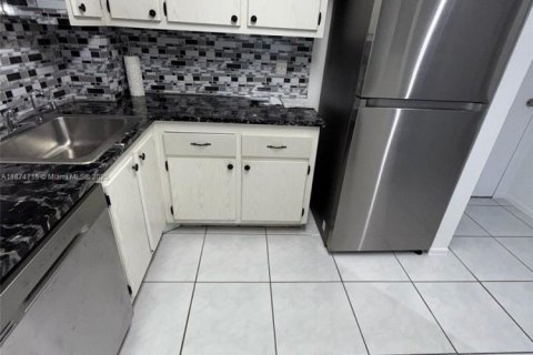 Condominio en alquiler en North Miami Beach, Florida, 1 dormitorio, 66.89 m2 № 1924530 - foto 3