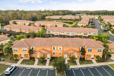 Adosado en Kissimmee, Florida 2 dormitorios, 125.42 m2 № 2109039