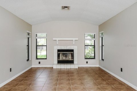 Villa ou maison à louer à Oviedo, Floride: 3 chambres, 164.72 m2 № 2391615 - photo 3