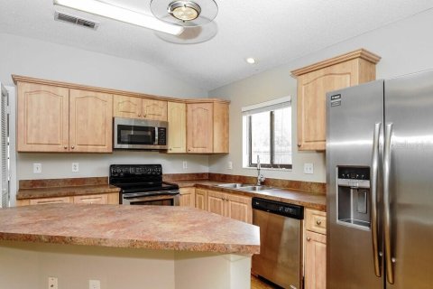 Villa ou maison à louer à Oviedo, Floride: 3 chambres, 164.72 m2 № 2391615 - photo 7
